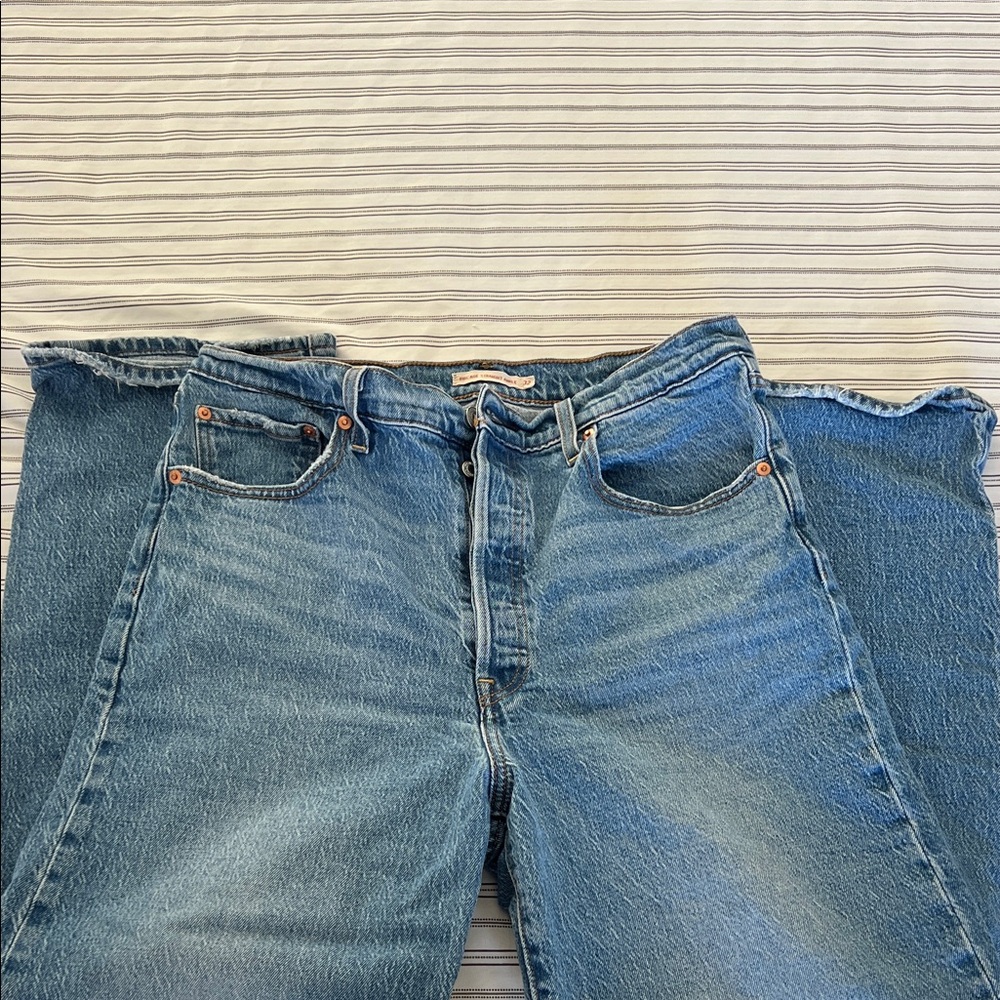 Levi’s jeans ribcage